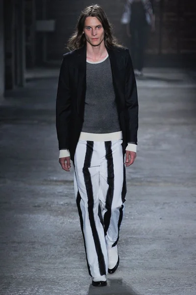 Look 7